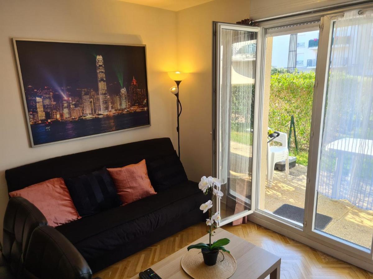 Appartement Avec Rez De Jardin A Disneyland Montevrain Bagian luar foto