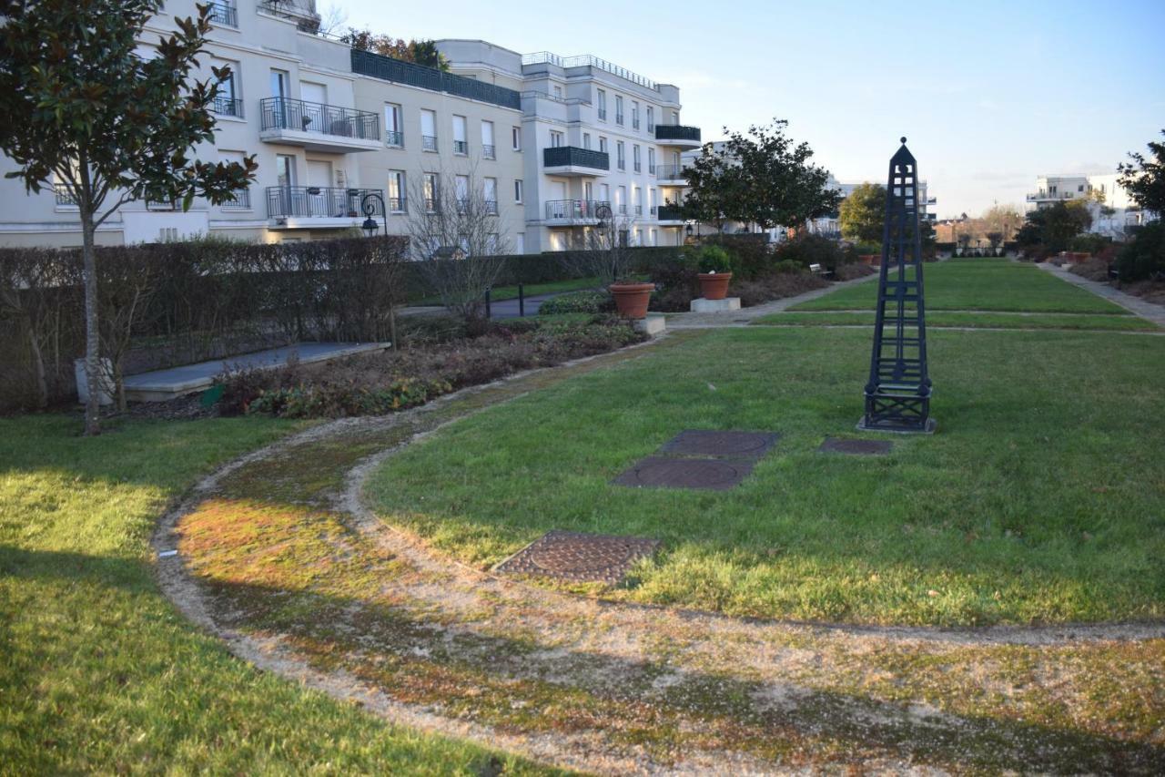Appartement Avec Rez De Jardin A Disneyland Montevrain Bagian luar foto