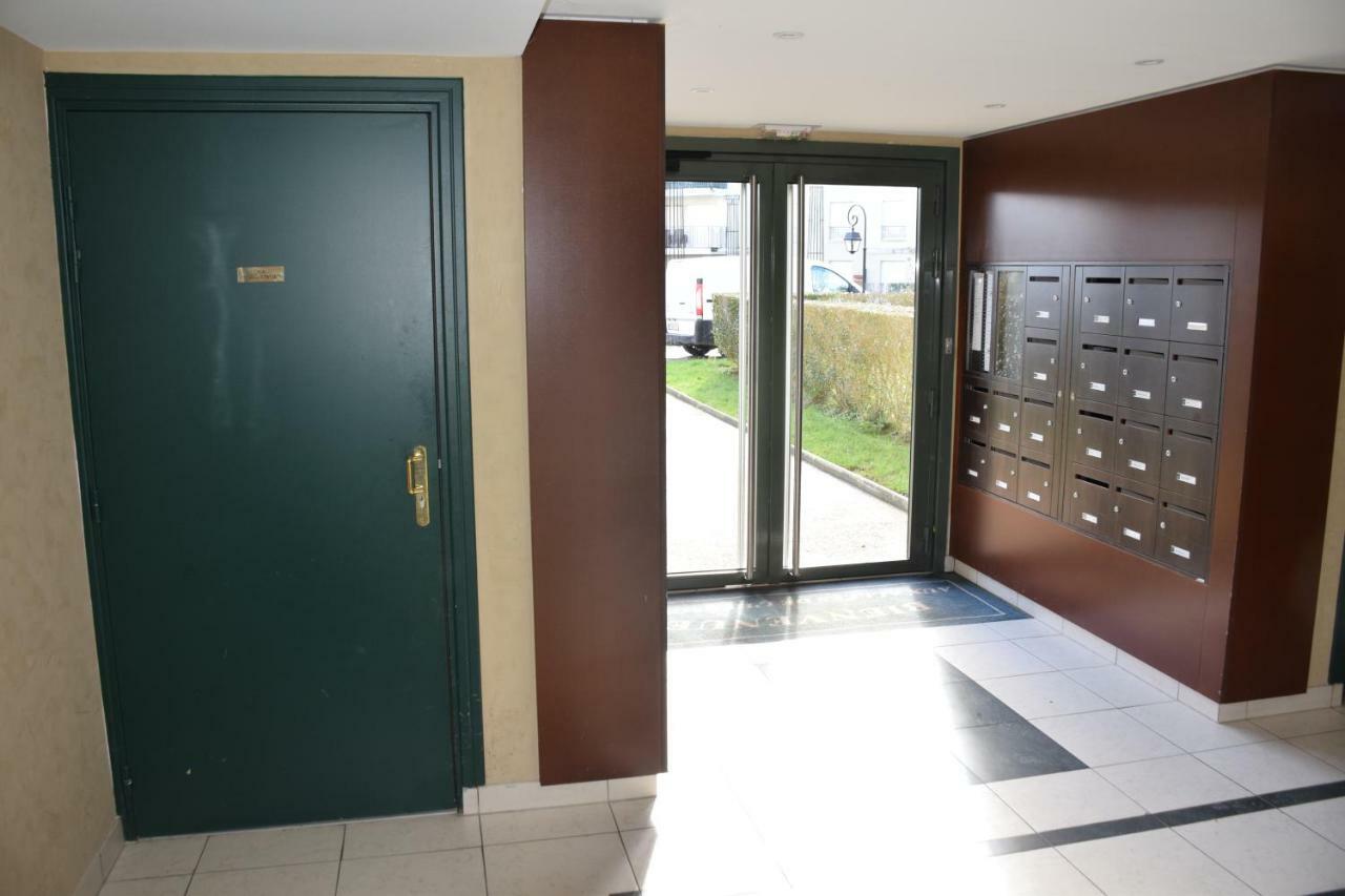 Appartement Avec Rez De Jardin A Disneyland Montevrain Bagian luar foto