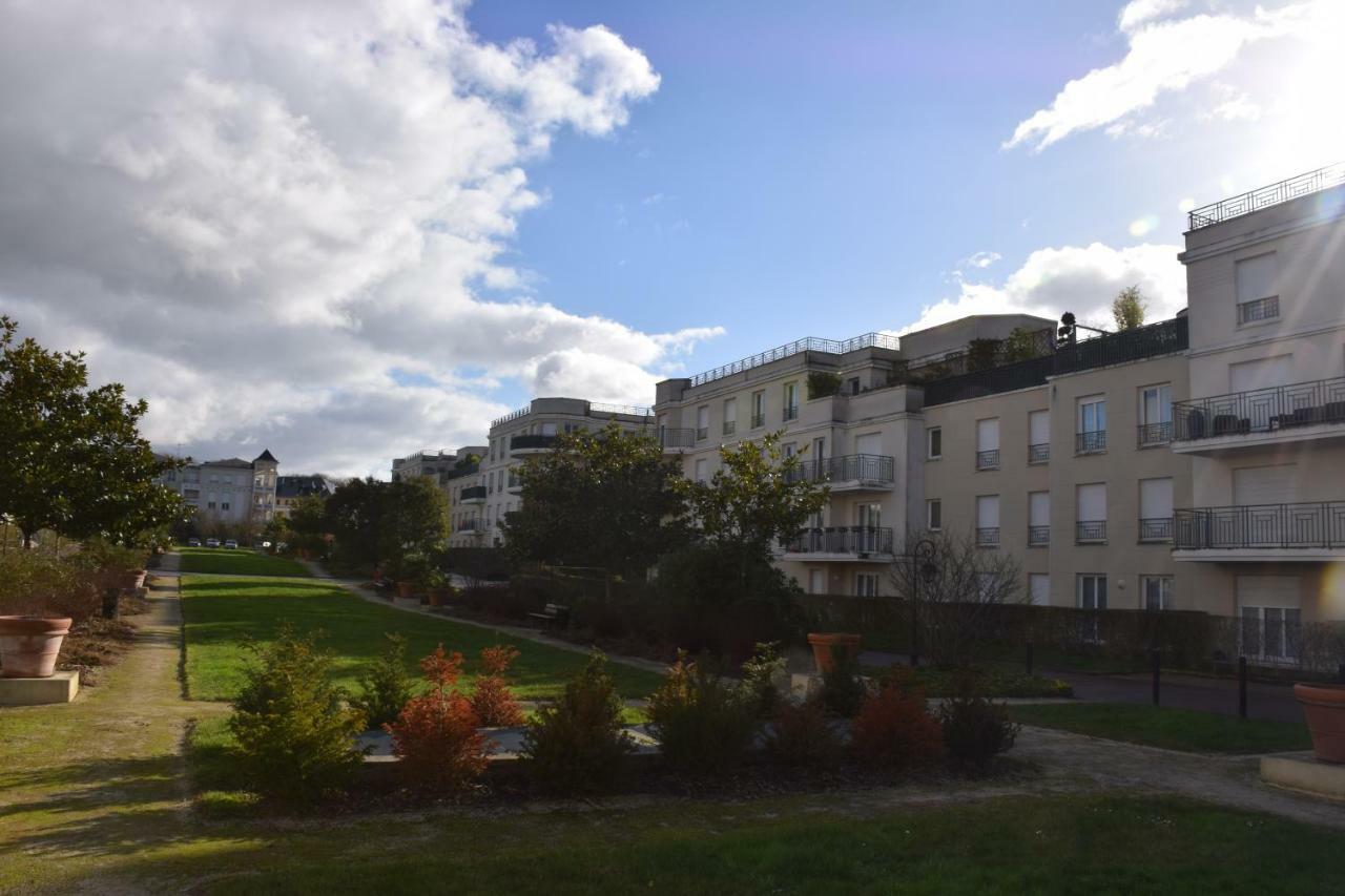 Appartement Avec Rez De Jardin A Disneyland Montevrain Bagian luar foto