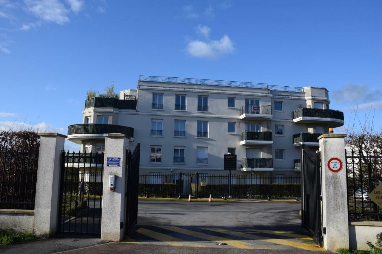 Appartement Avec Rez De Jardin A Disneyland Montevrain Bagian luar foto
