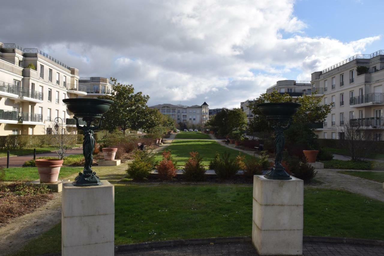 Appartement Avec Rez De Jardin A Disneyland Montevrain Bagian luar foto