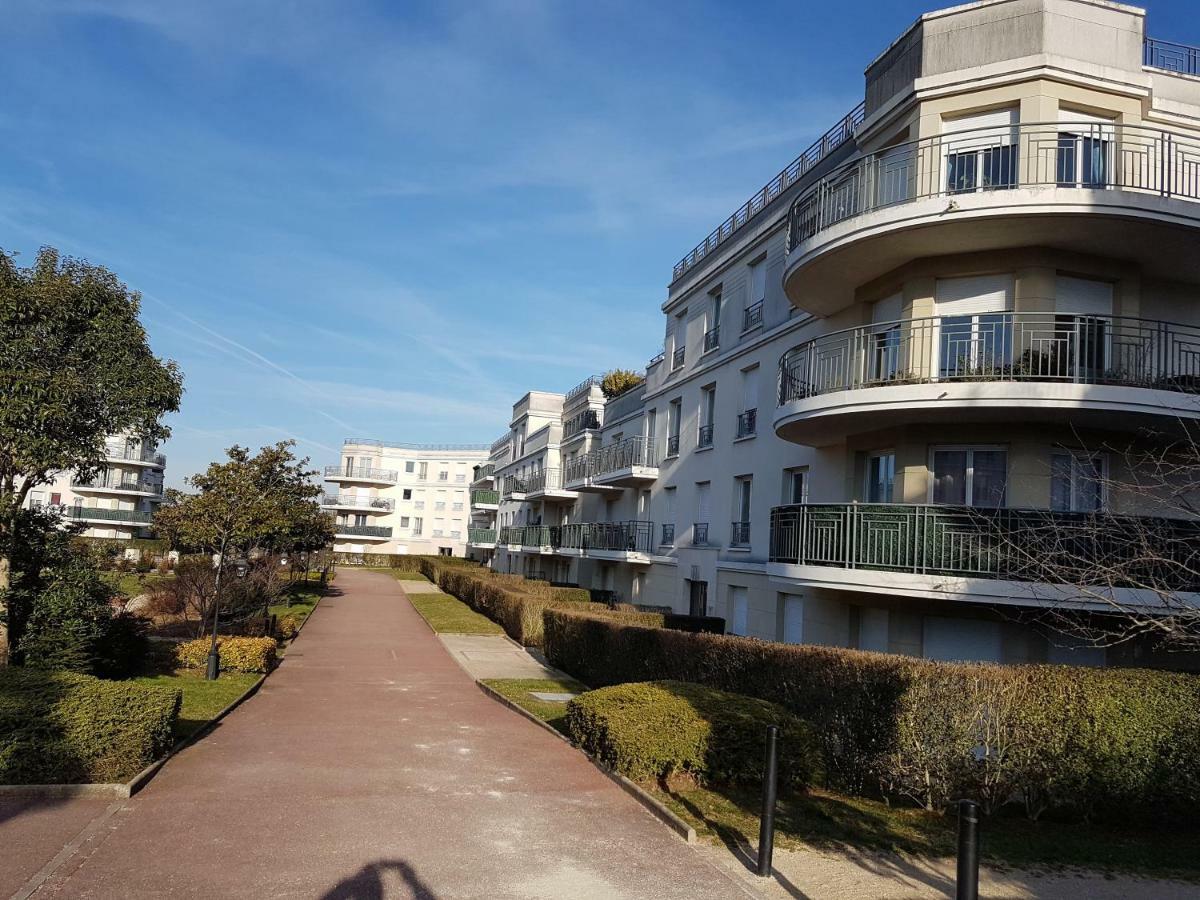 Appartement Avec Rez De Jardin A Disneyland Montevrain Bagian luar foto